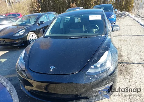 2021 Tesla Model 3 Performance Dual Motor All-Wheel Drive z USA, uszkodzony, nr VIN 5YJ3E1EC5MF090518